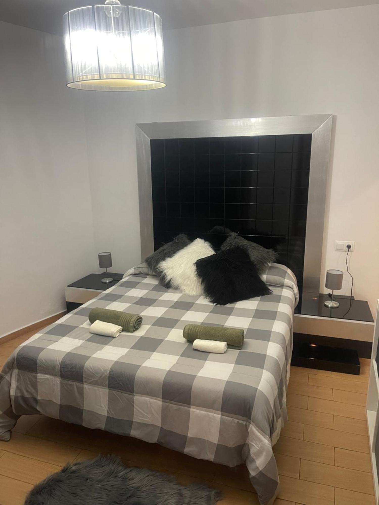 Casita Andaluza Centro Con Parking Sujeto A Disponibilidad Apartment Malaga
